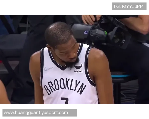 爱德华兹首节表现出色9投4中三分球命中率待提高